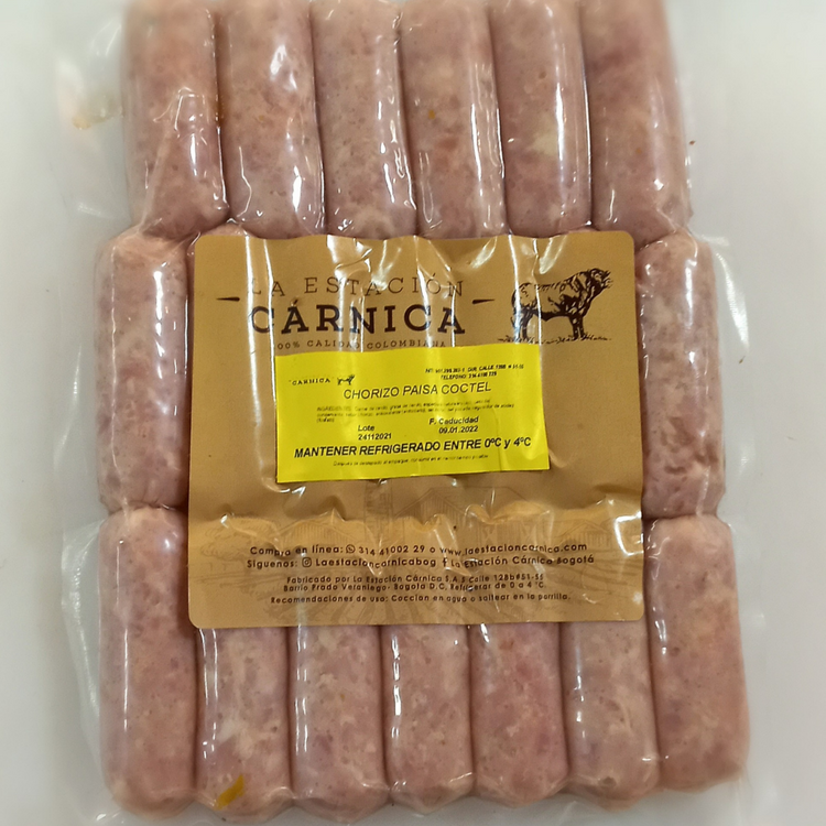 Paquete de chorizo paisa tipo coctel empacado al vacío.